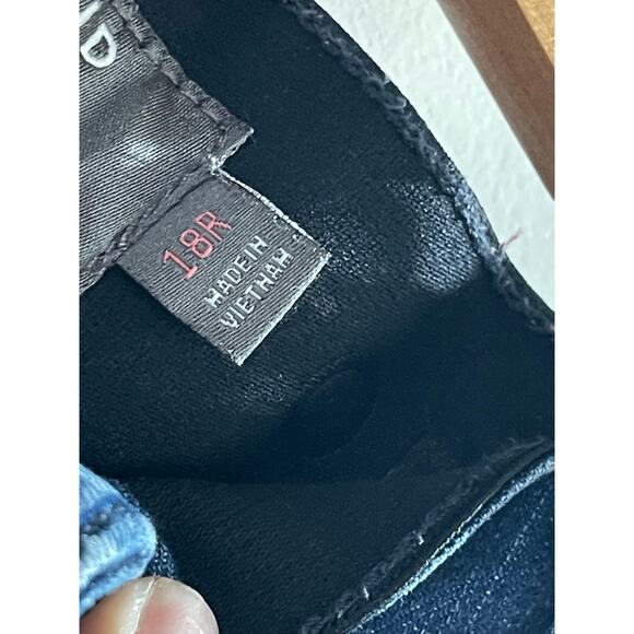 Torrid Bombshell High-Rise Skinny Jean EUC 18R - Picture 4 of 5